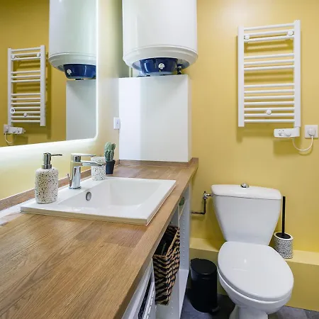 Joli - Parking Prive - Wifi Tres Debit - Au Calme *