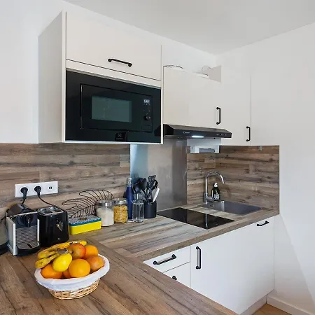 Appartement Joli - Parking Prive - Wifi Tres Debit - Au Calme *