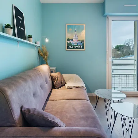 Joli - Parking Prive - Wifi Tres Debit - Au Calme Apartment