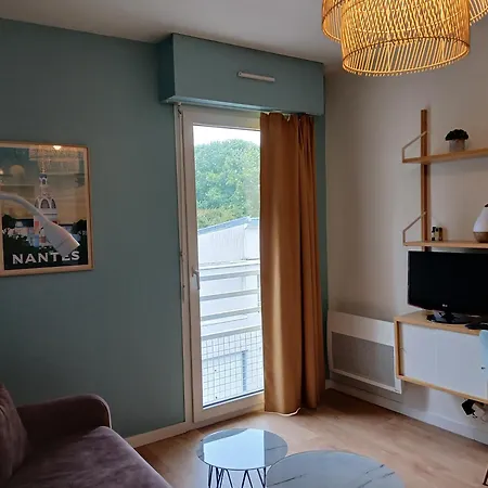 Appartement Joli - Parking Prive - Wifi Tres Debit - Au Calme Nantes