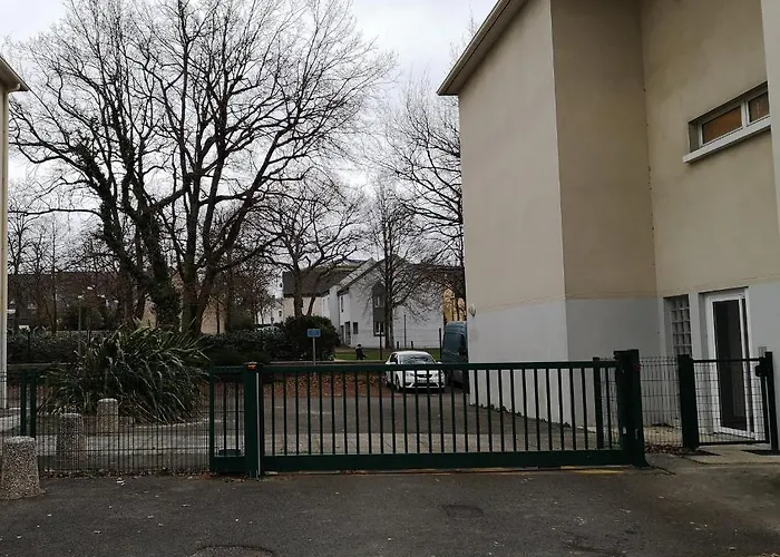 Joli - Parking Prive - Wifi Tres Debit - Au Calme Nantes