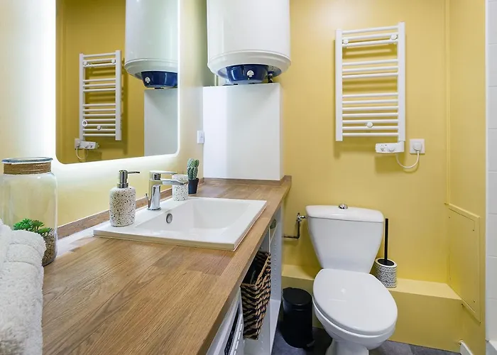 Joli - Parking Prive - Wifi Tres Debit - Au Calme *