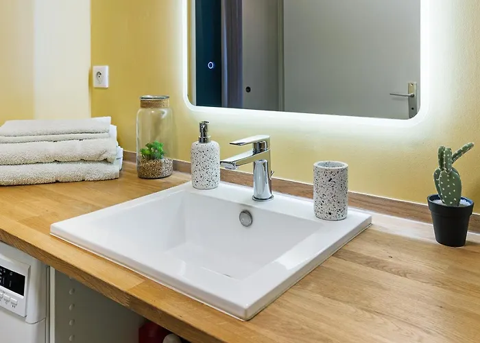 Apartman Joli - Parking Prive - Wifi Tres Debit - Au Calme Nantes