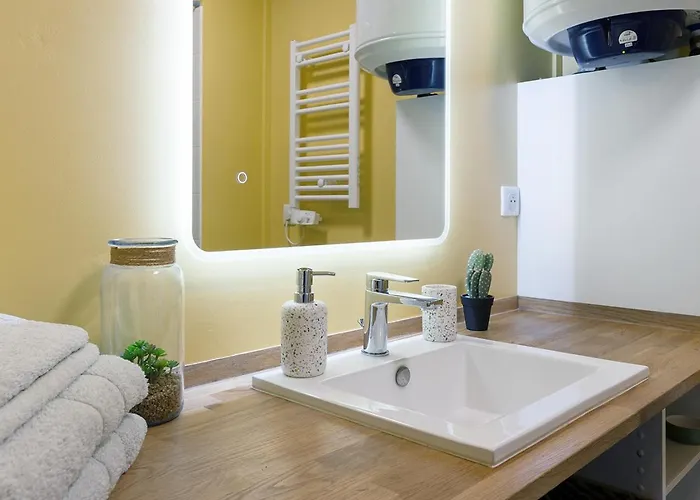 Apartman Joli - Parking Prive - Wifi Tres Debit - Au Calme Nantes